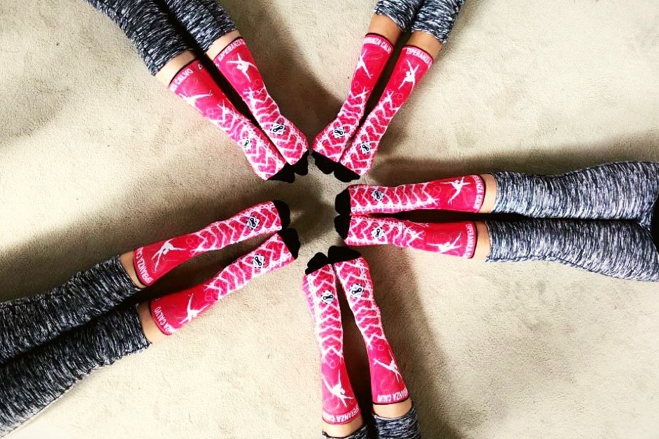 Der Esperanza Calvo Rhythmic Gymnastics Club personalisiert ihre Socken mit Doppio Slavo